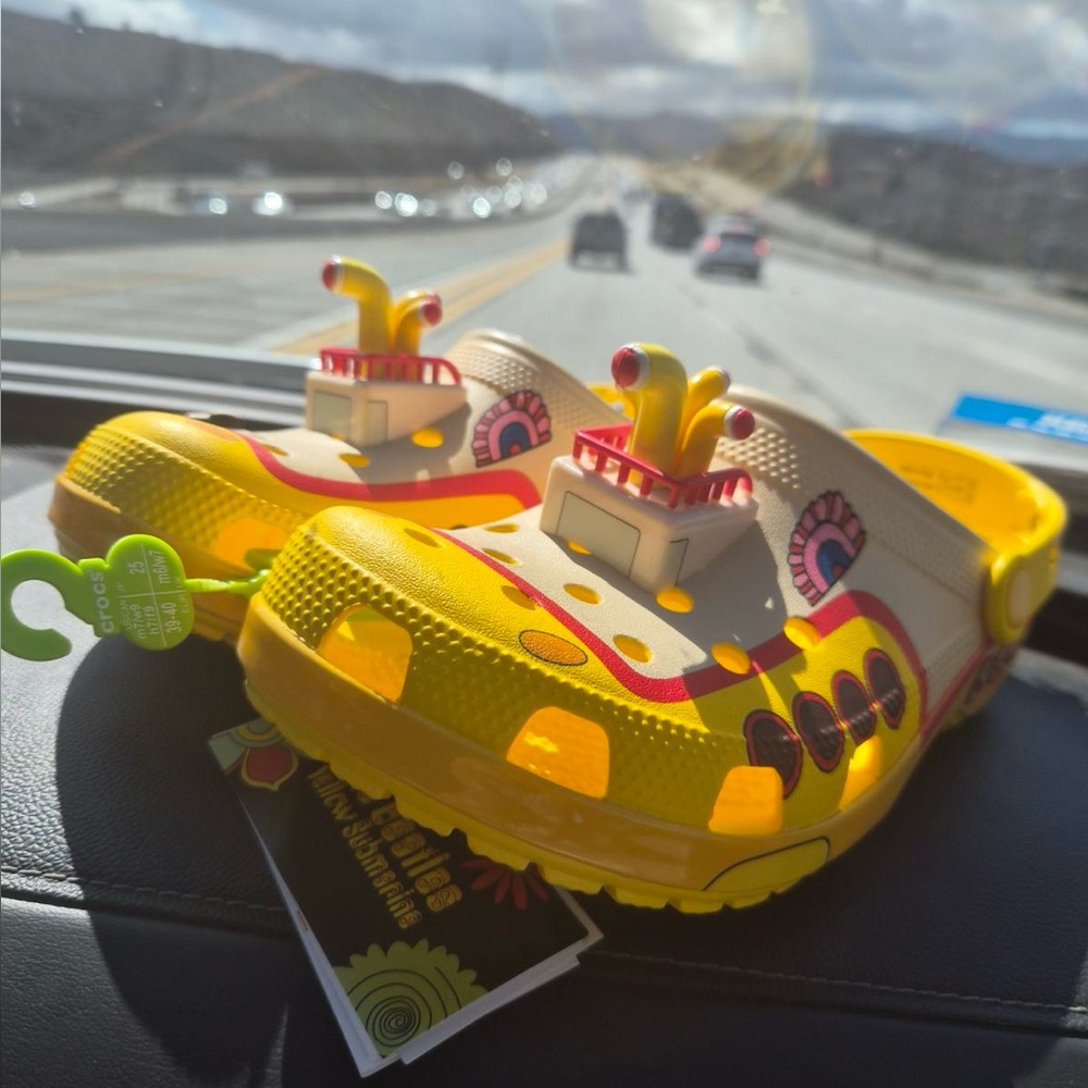 Beatles x Crocs “Yellow Submarine” – Men’s 8 / Women’s 10 (BNWT)